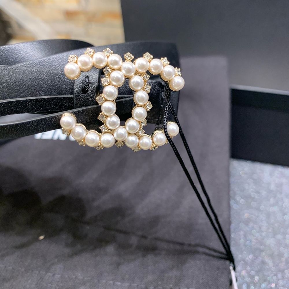 SOLD Chanel Black Pearly White & Crystal Belt - Picture 6 of 11